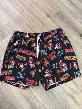 Chubbies Tampa Bay Buccaneers NFL Swim Trunks Neon Size XXL